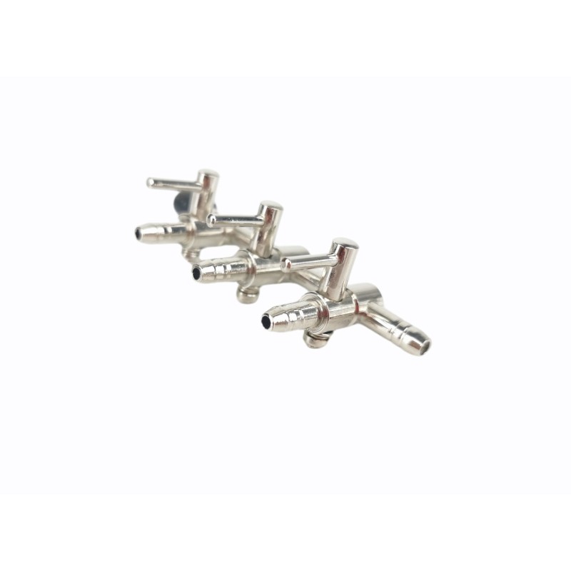 Llave de Metal para Acuario con 2 Entradas y 3 Salidas Llave de Metal para Acuario con 2 Entradas y 3 Salidas